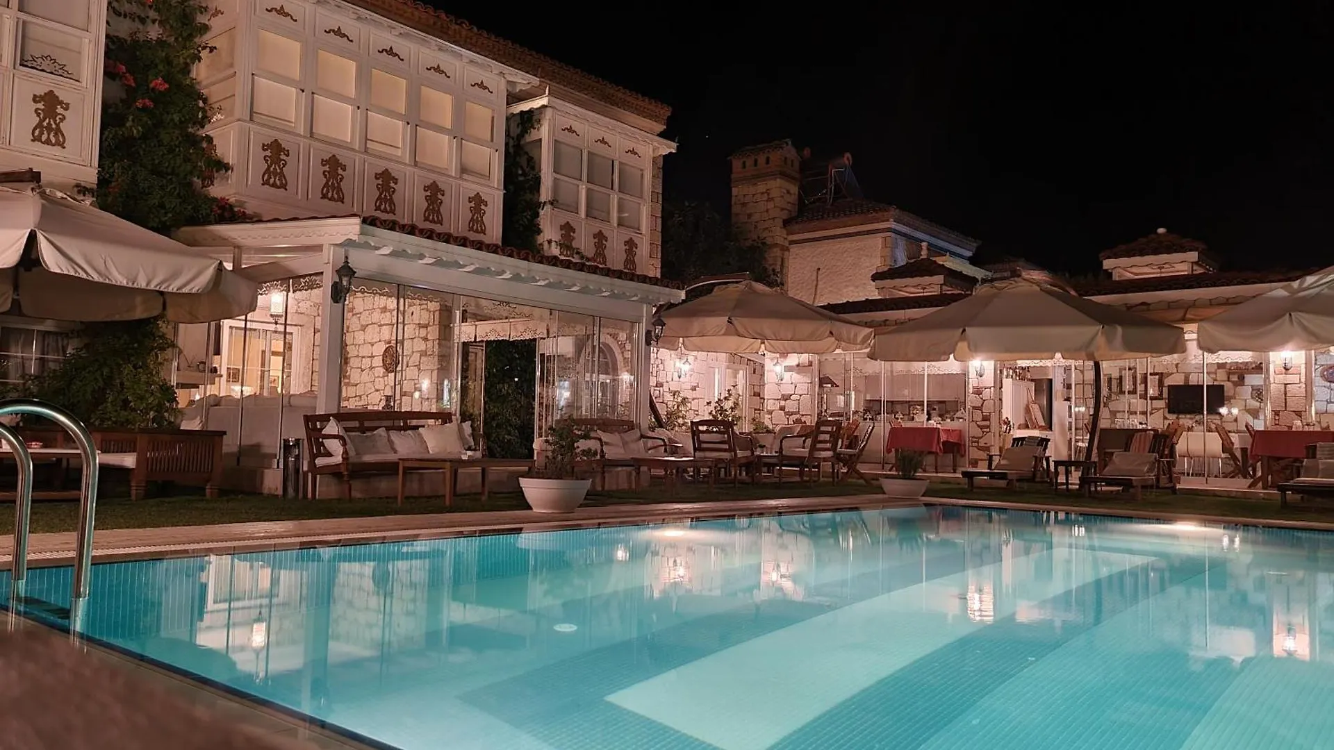 Monottoman Otel Alacati Szálloda
